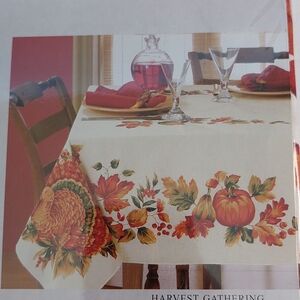 Harvest Oval New In Package Bardwil Thanksgiving Turkey Pumpkin Table Cloth